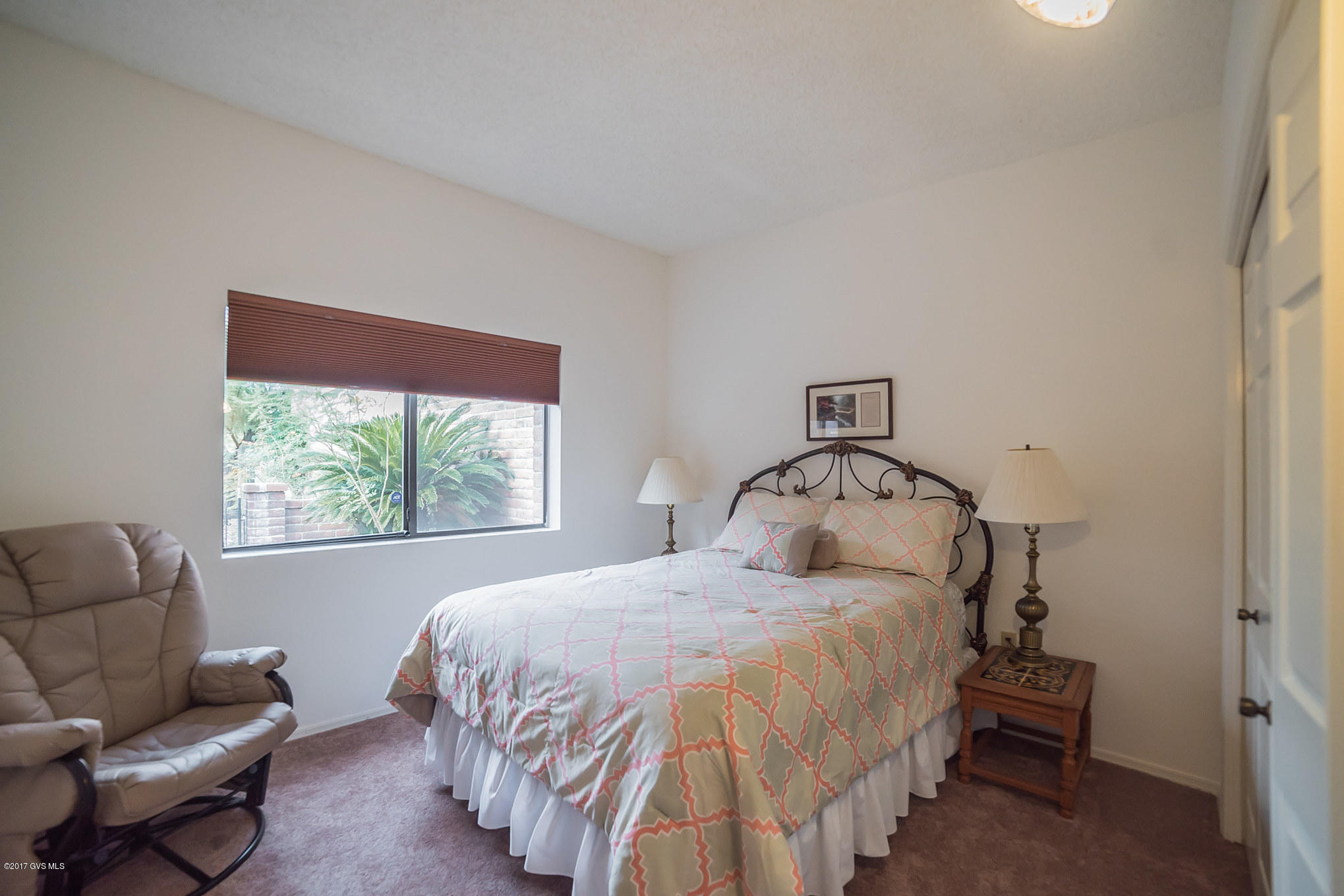 1445 W Camino Del Pato