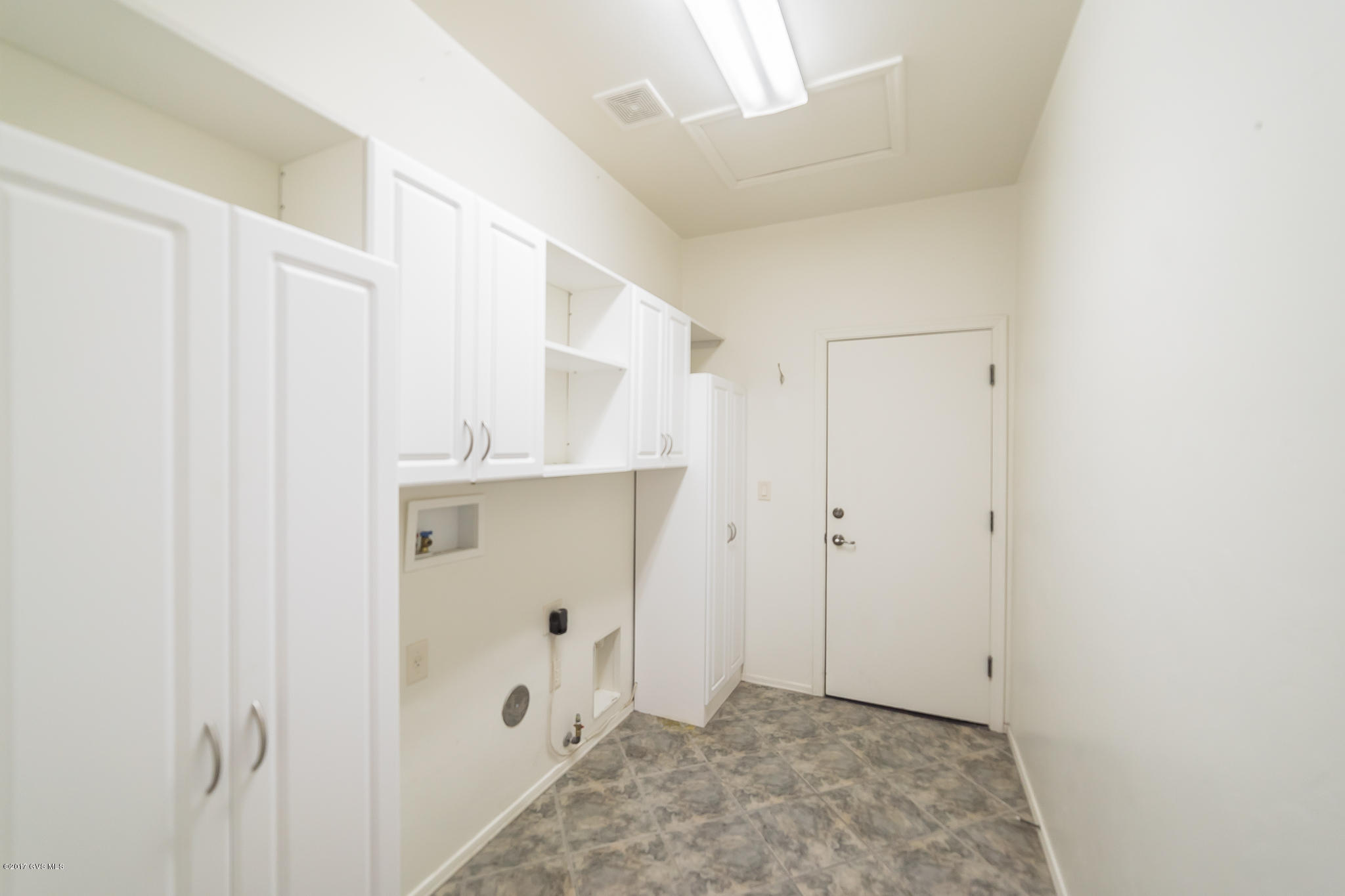 1142 W Mountain Stone Drive