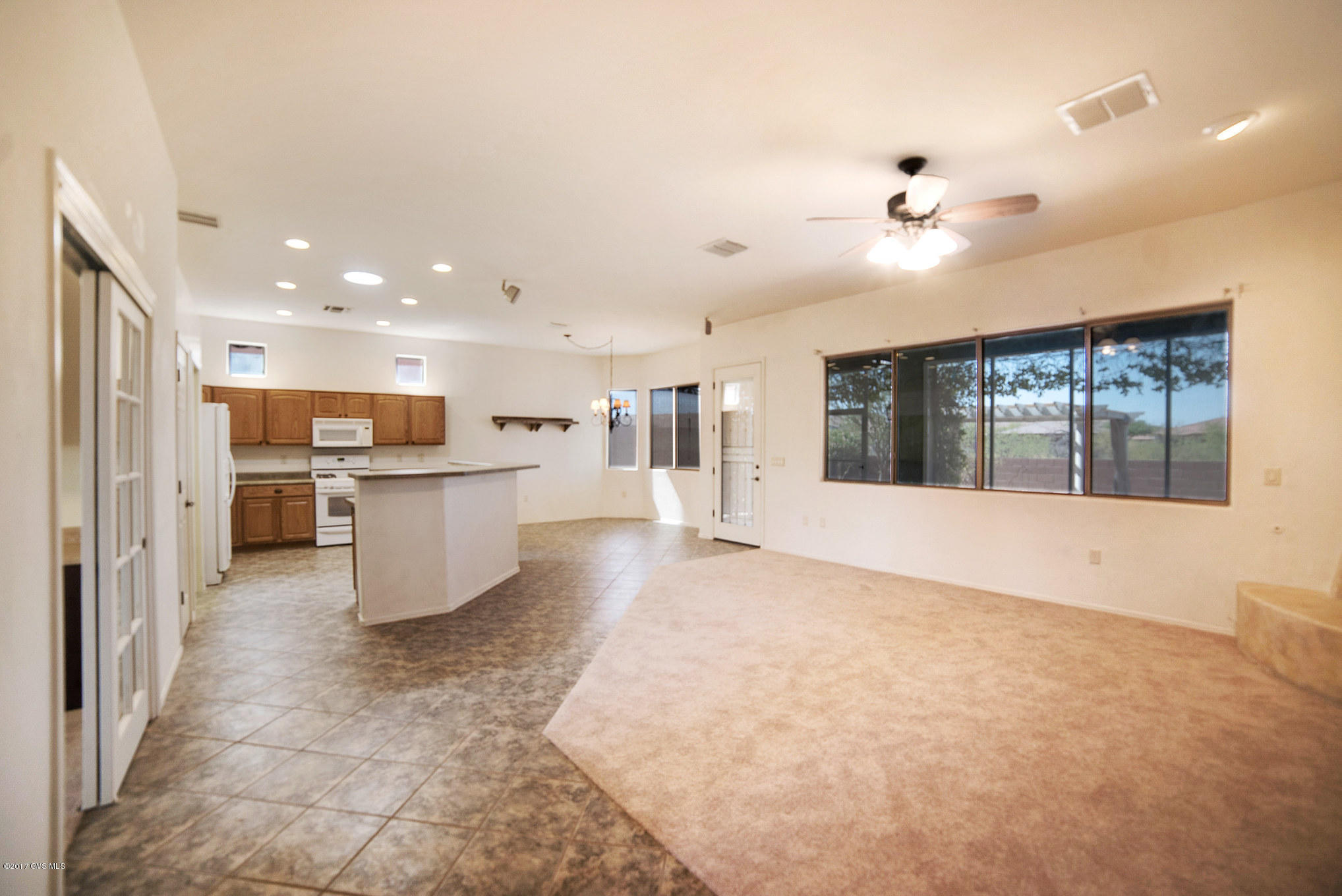 1142 W Mountain Stone Drive