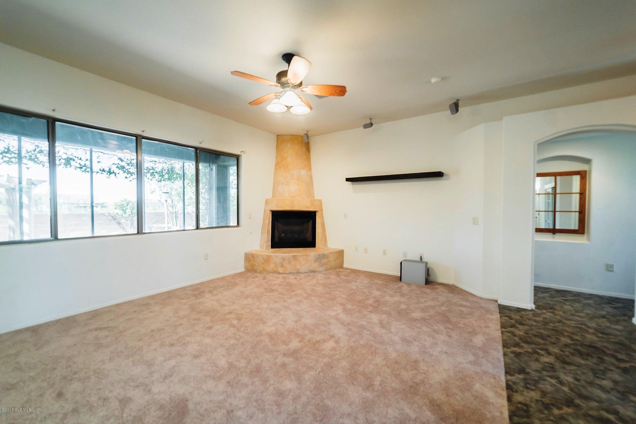 1142 W Mountain Stone Drive