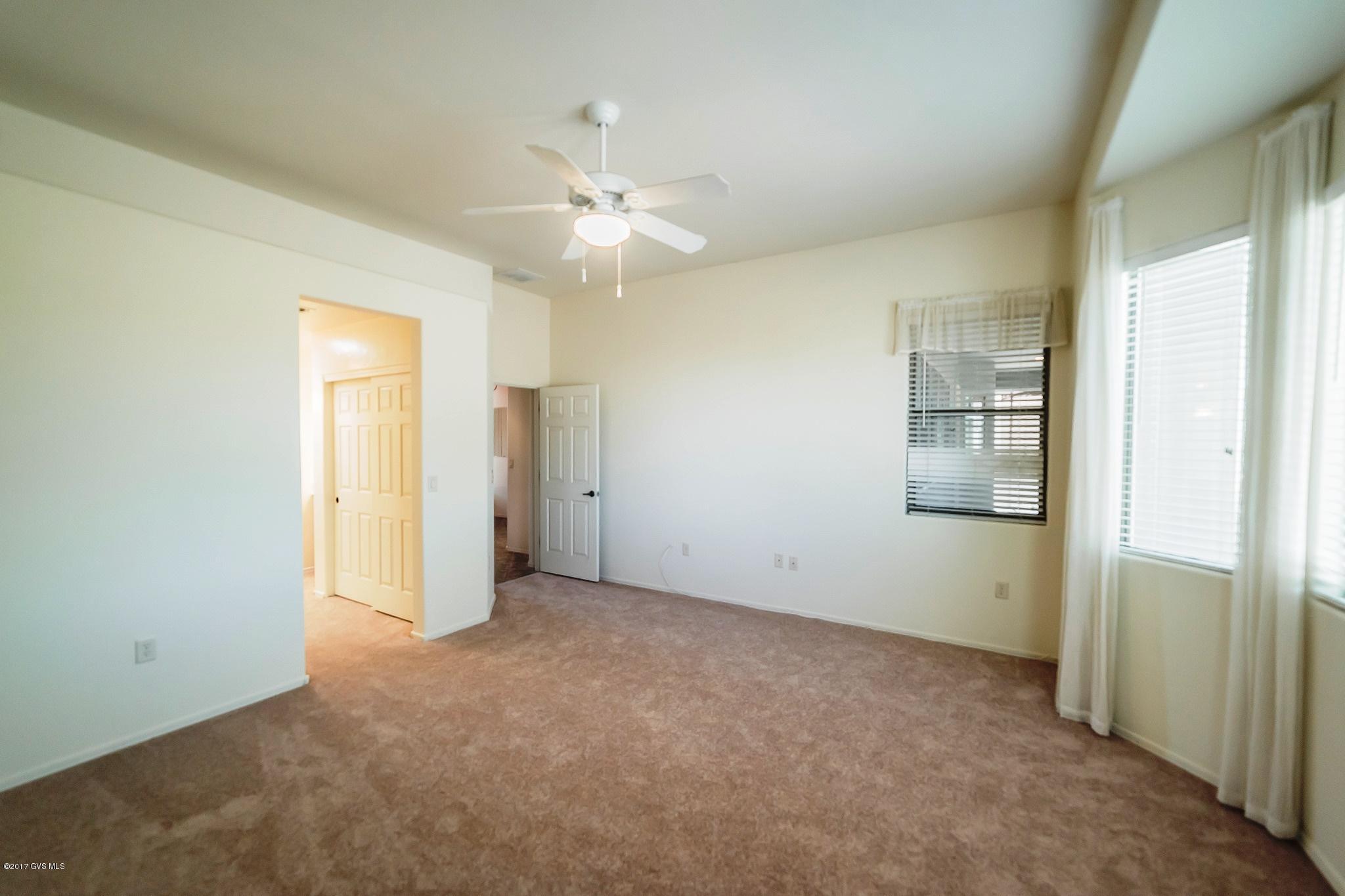 1142 W Mountain Stone Drive