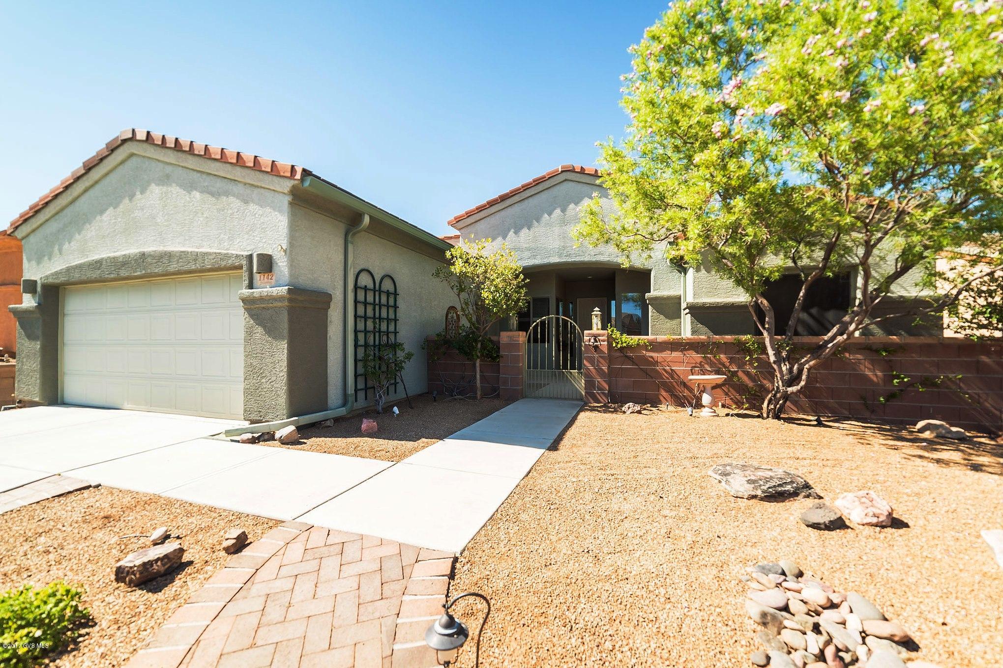 1142 W Mountain Stone Drive