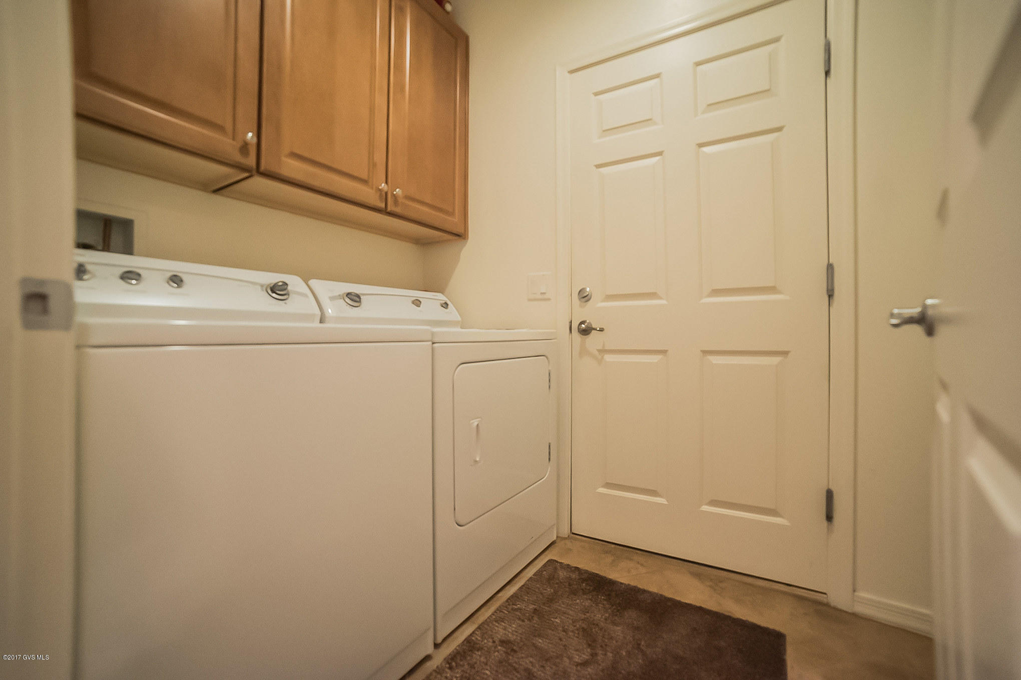 588 W Shadow Wood
