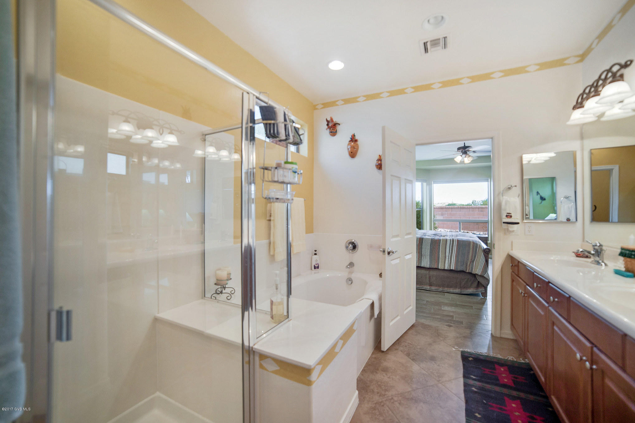 588 W Shadow Wood