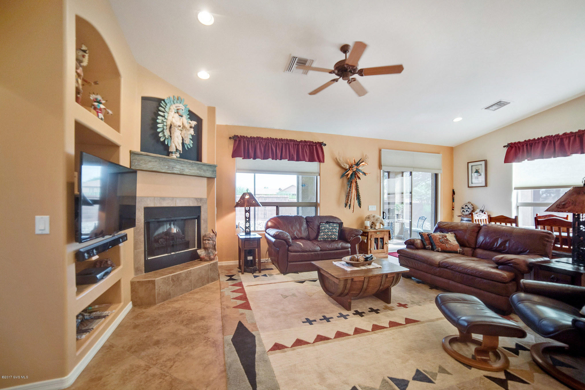 588 W Shadow Wood
