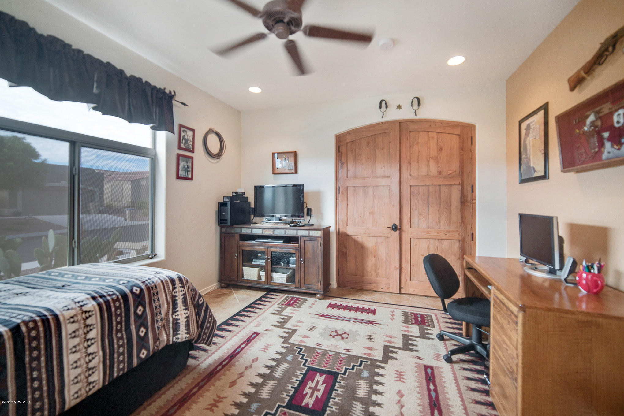 588 W Shadow Wood