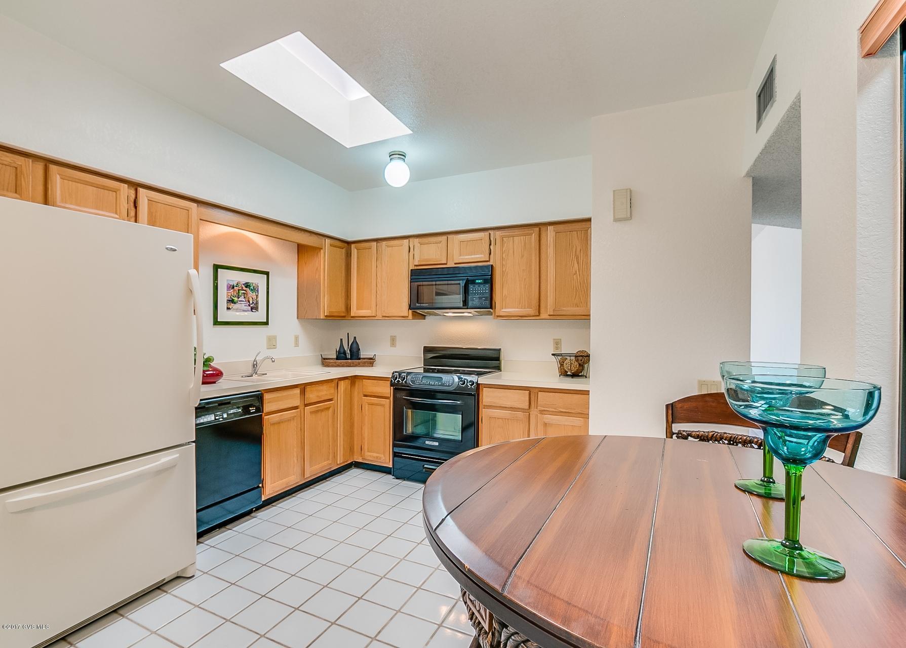 1657 W Calle Del Grajo