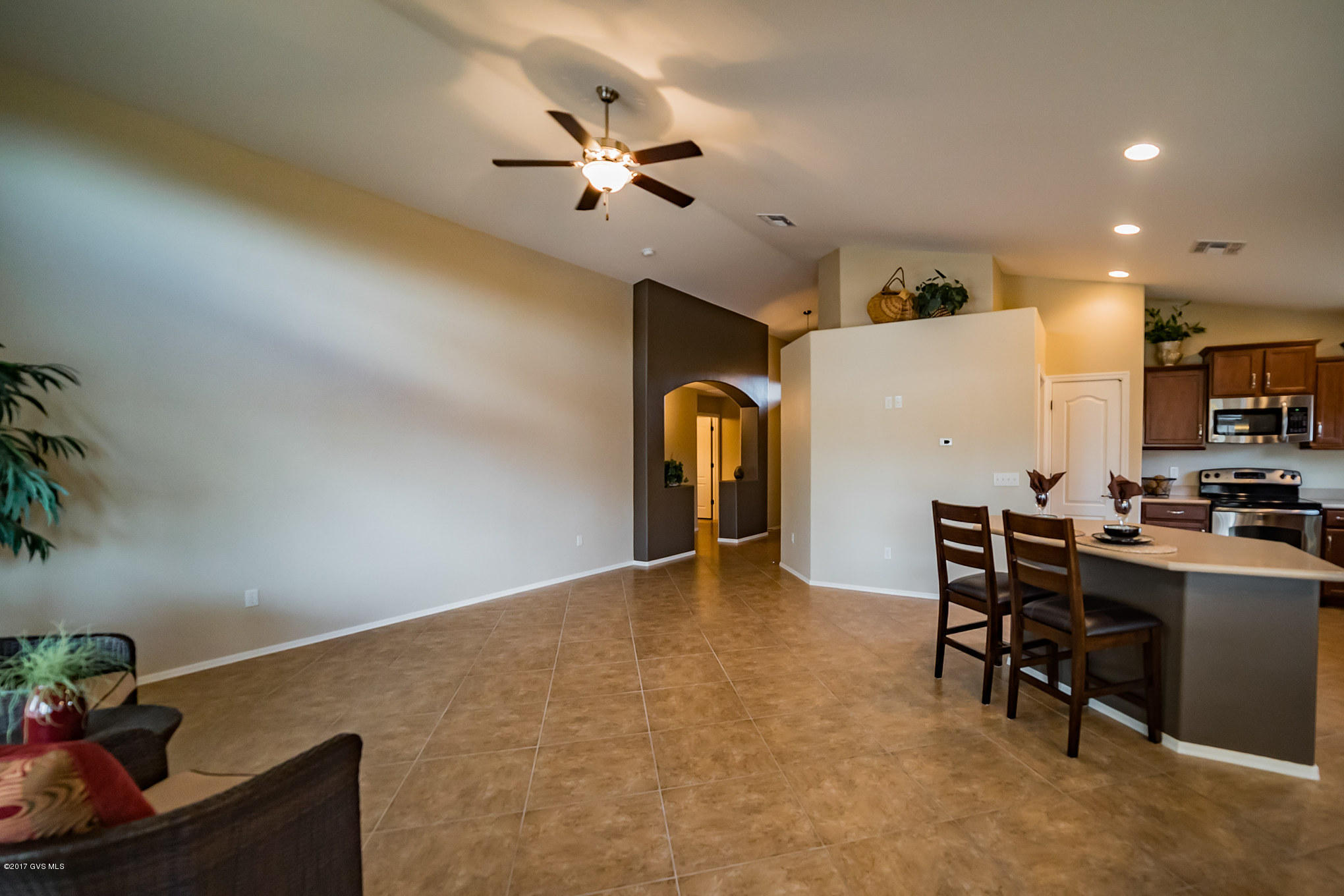921 W Via Alamos