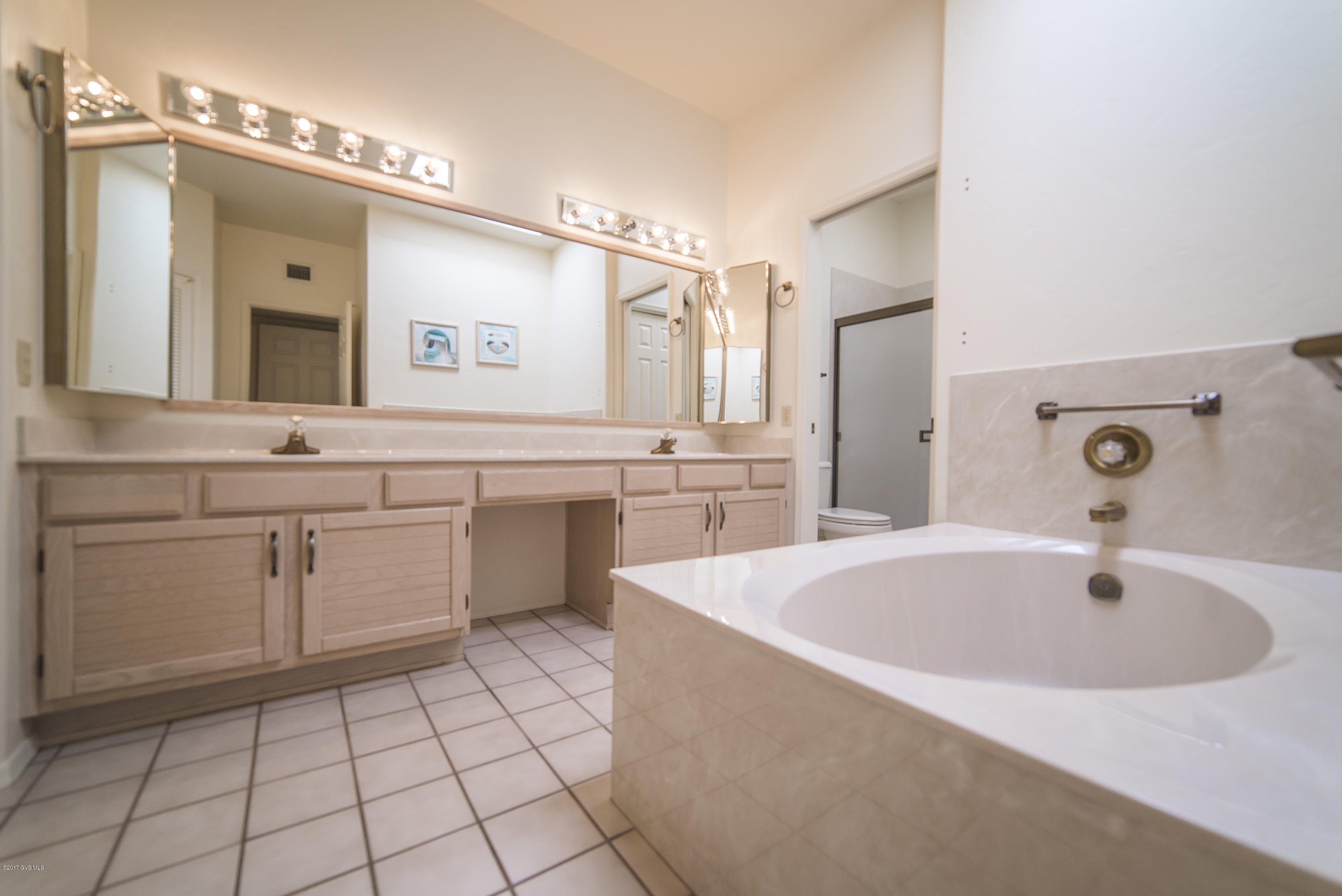 3801 S Via Del Trogon