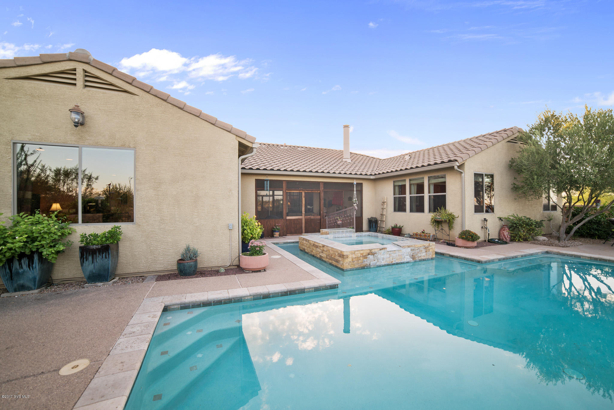 1185 E Stronghold Canyon Lane