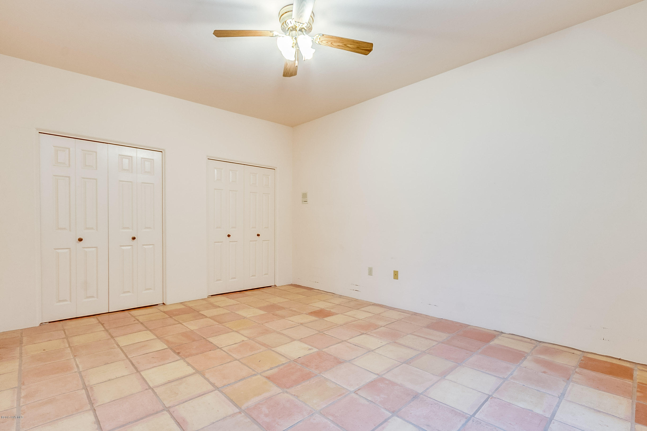 1241 W Placita Quieta