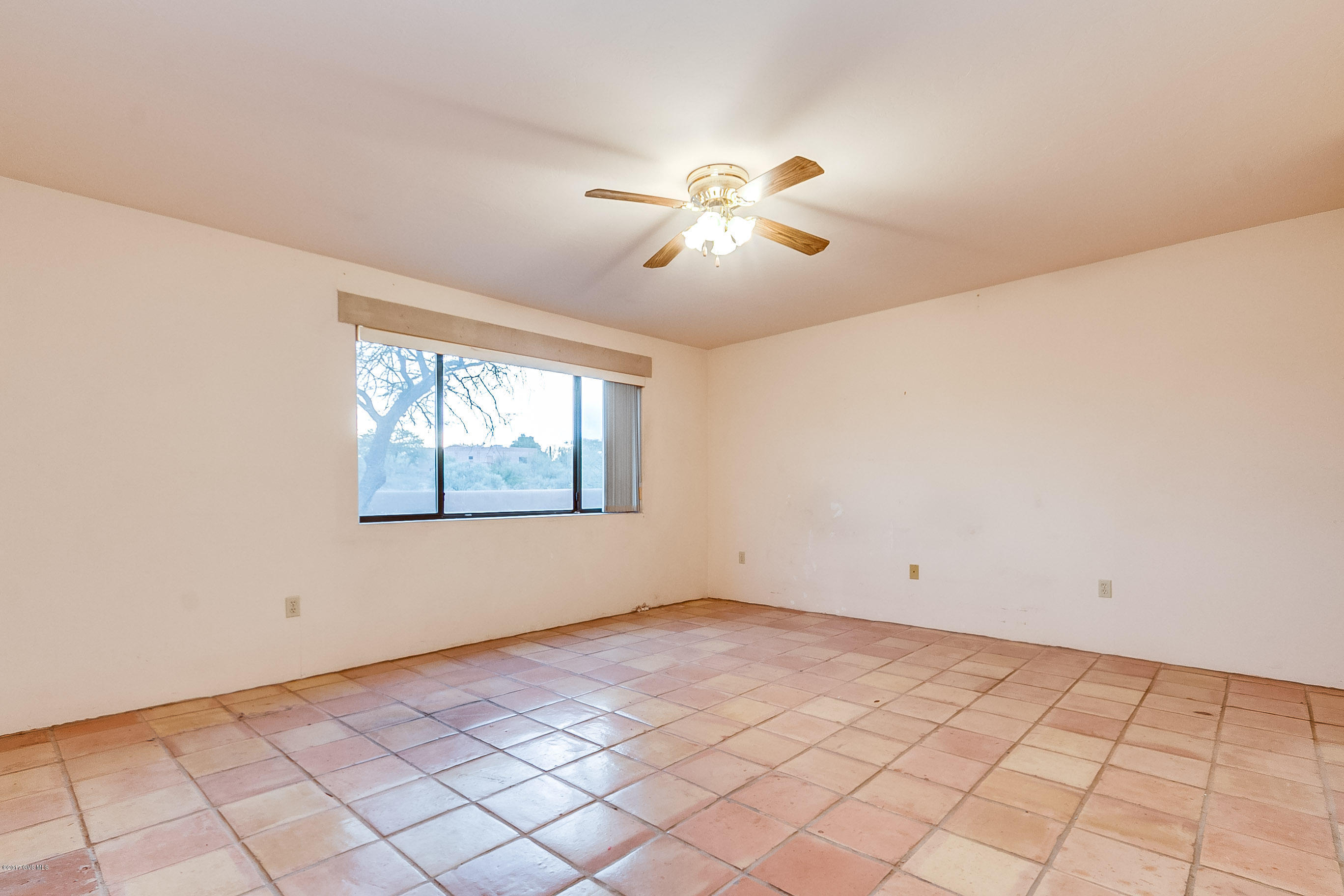 1241 W Placita Quieta