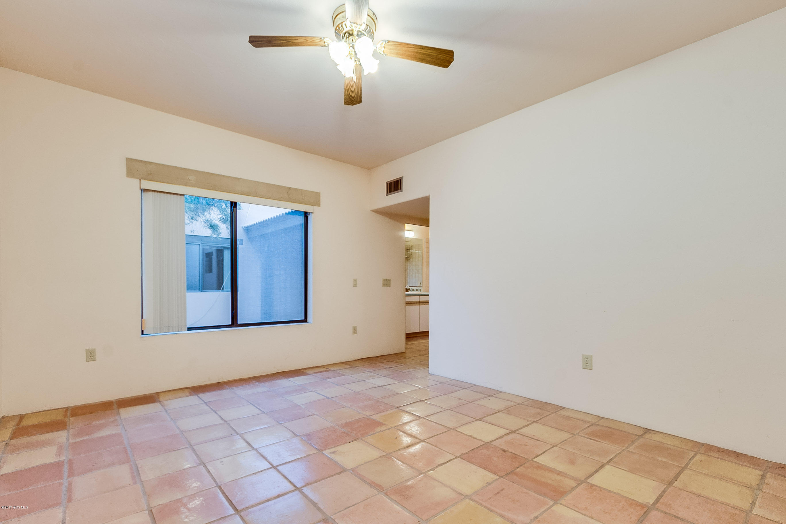 1241 W Placita Quieta