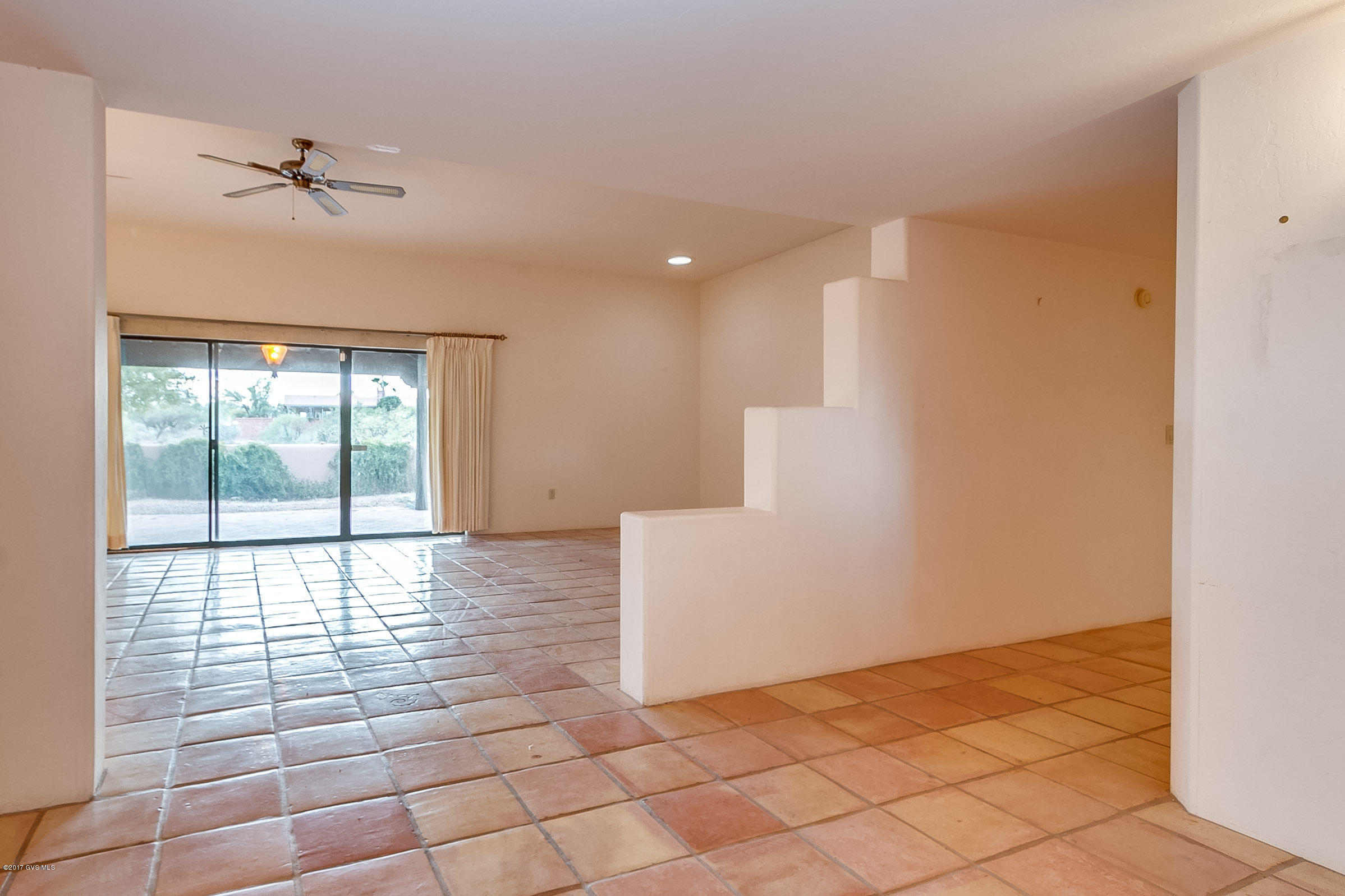 1241 W Placita Quieta