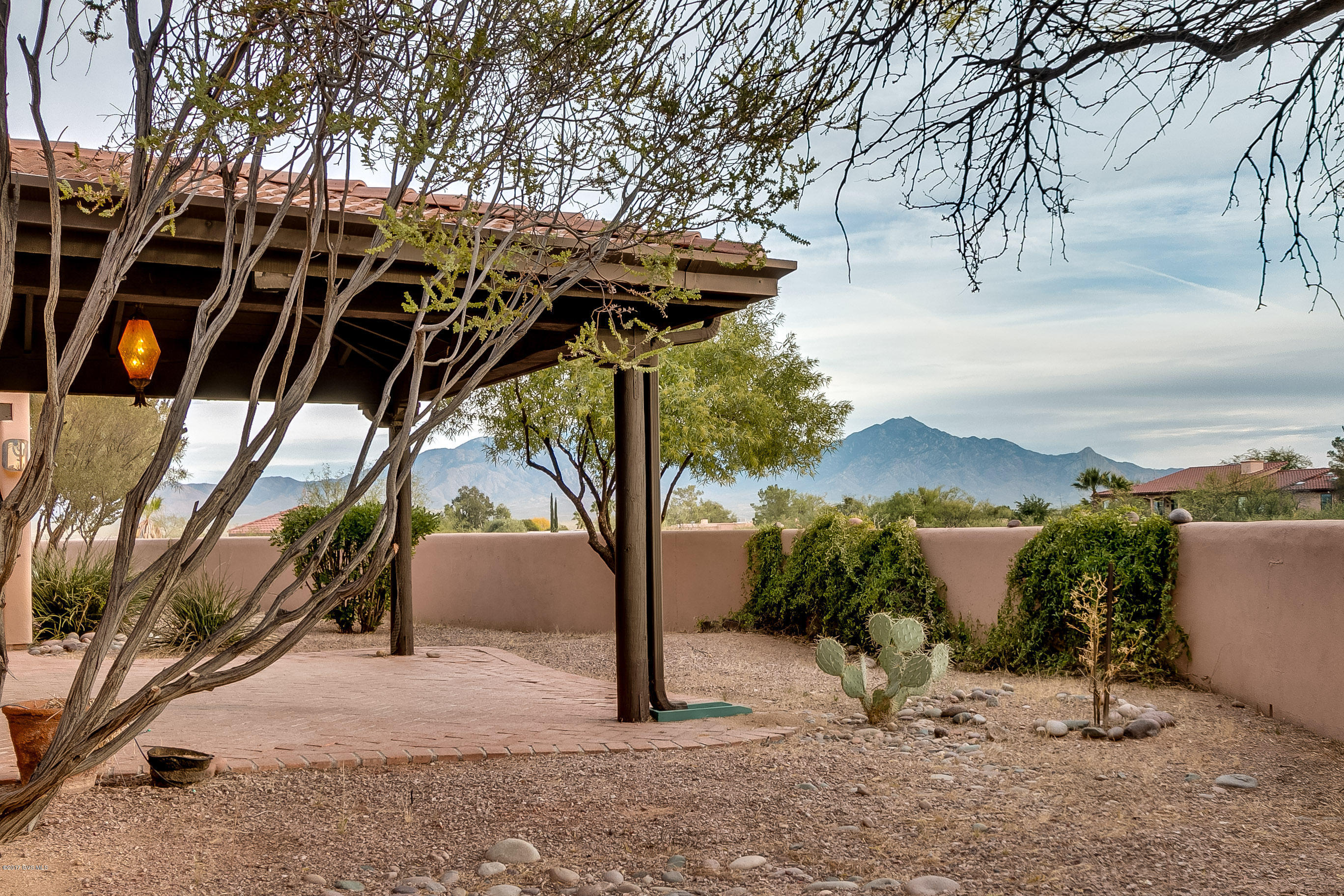 1241 W Placita Quieta