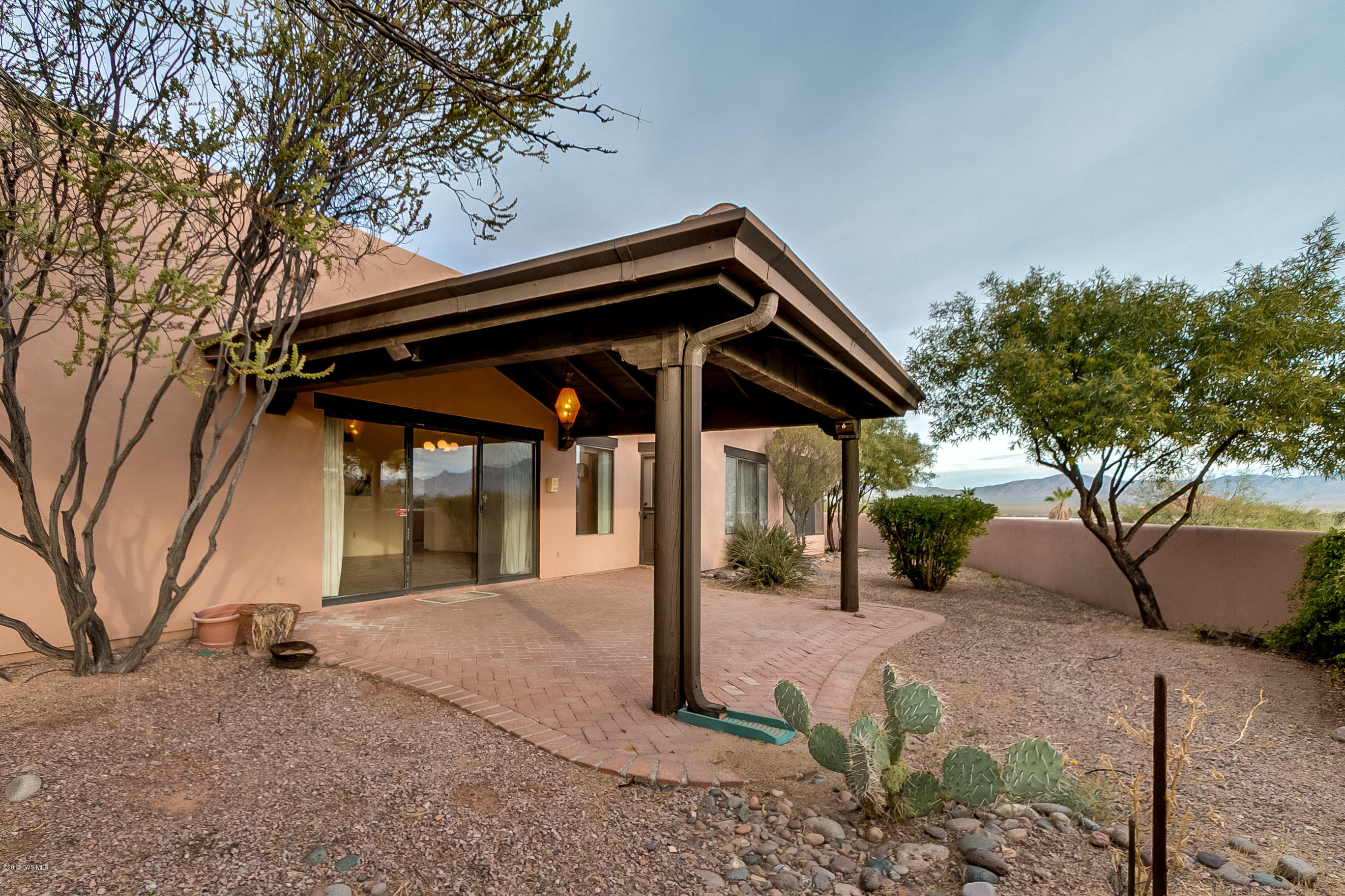 1241 W Placita Quieta