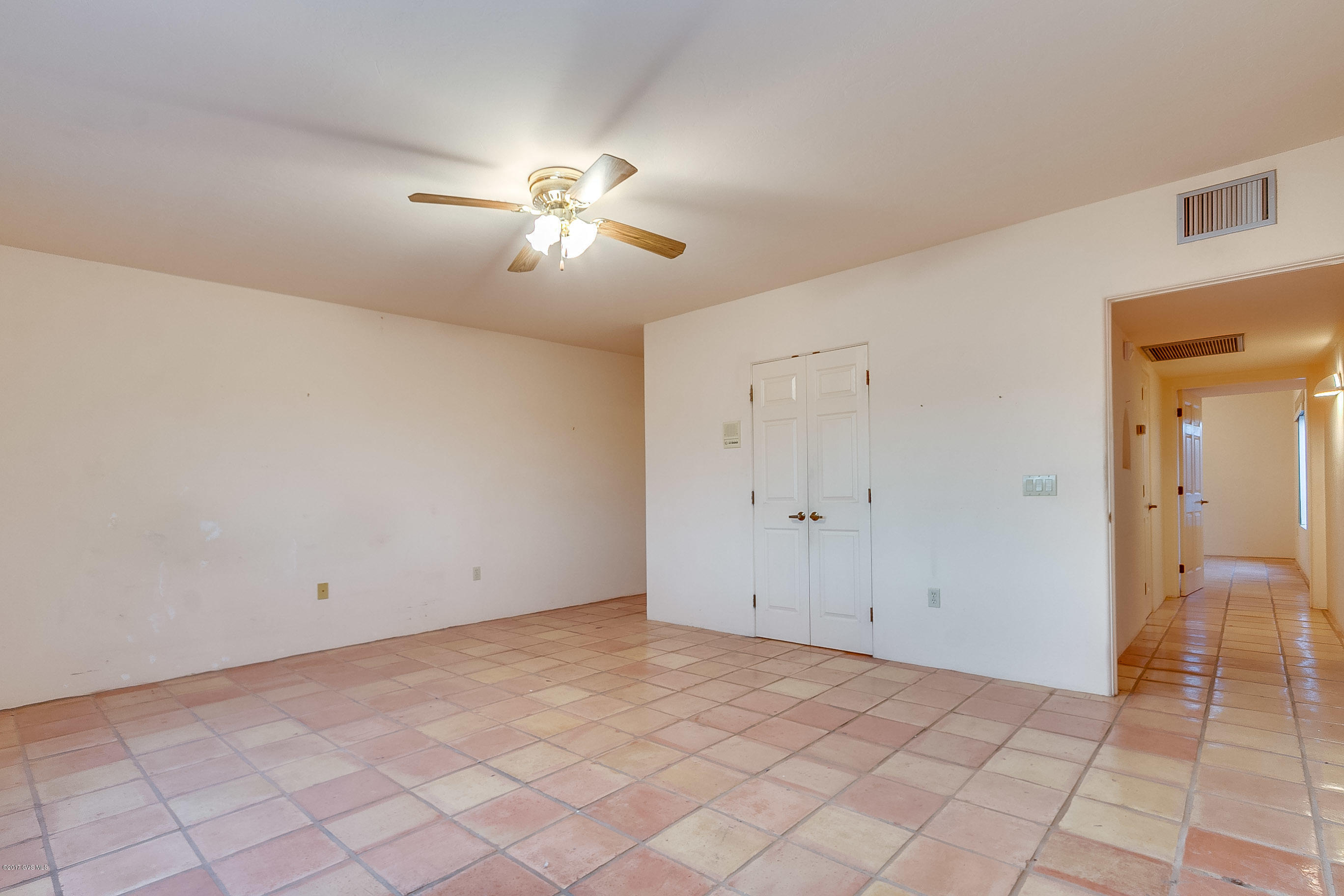 1241 W Placita Quieta