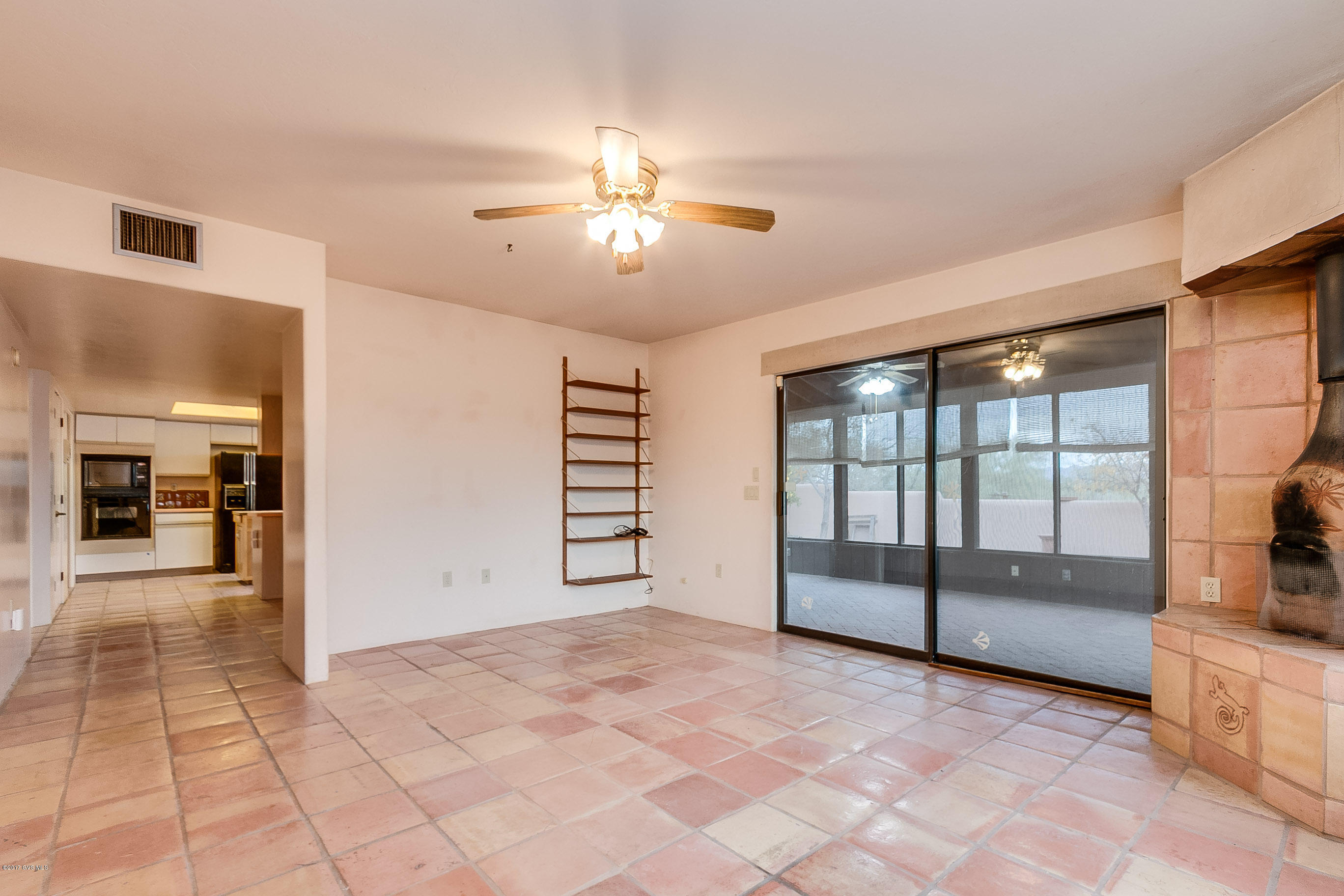 1241 W Placita Quieta