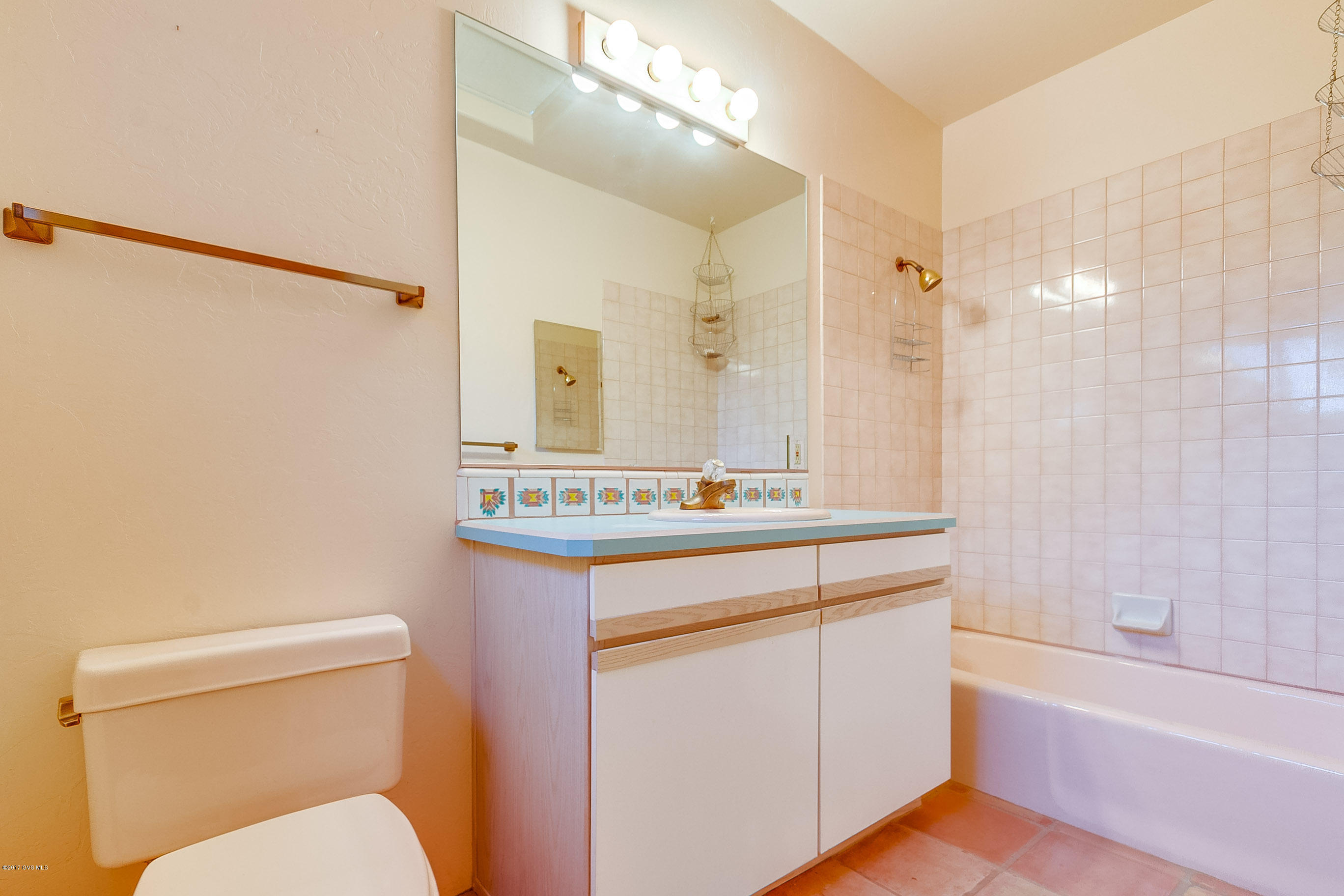 1241 W Placita Quieta