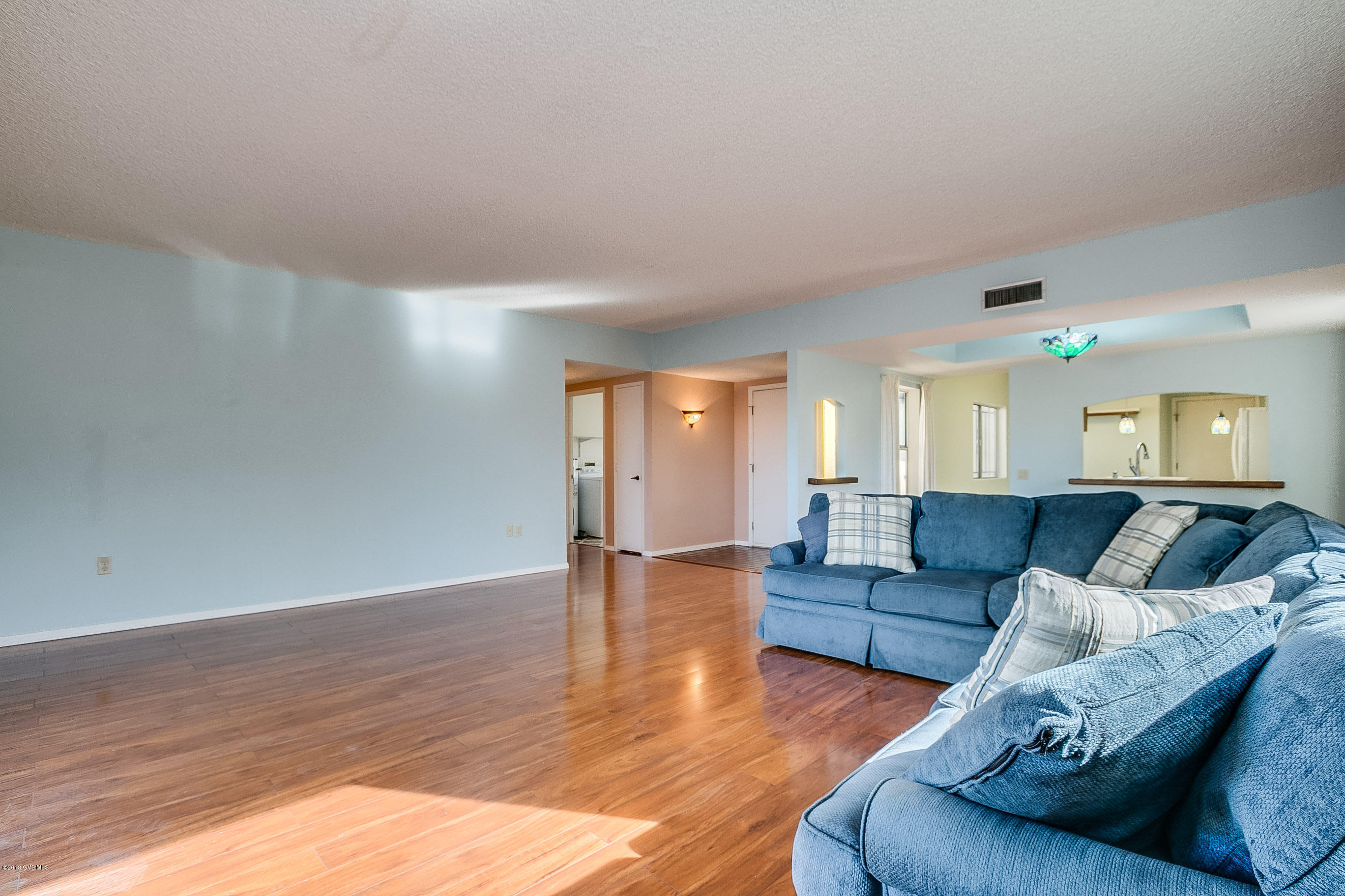 1070 S Horizonte Place