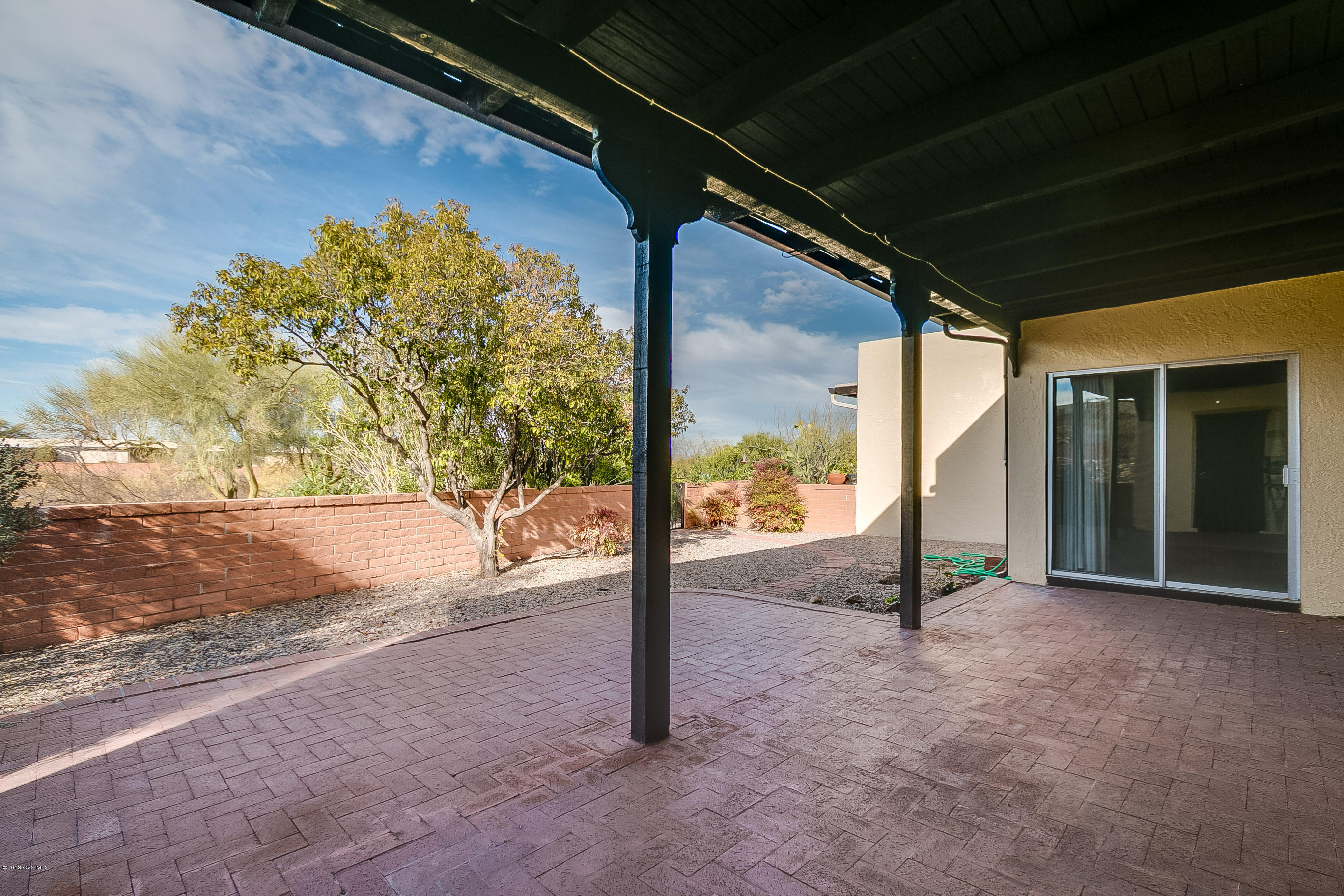 1070 S Horizonte Place