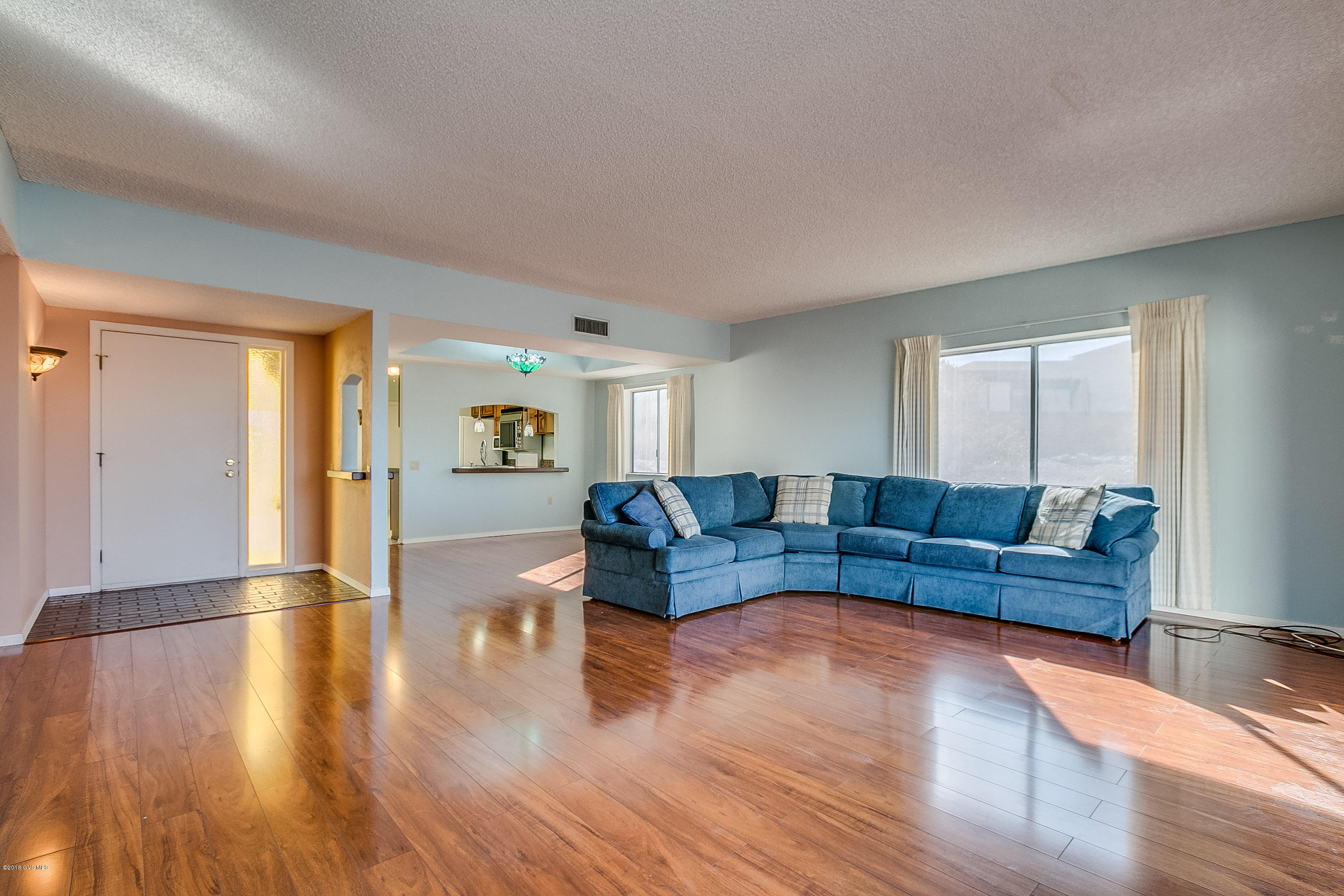 1070 S Horizonte Place