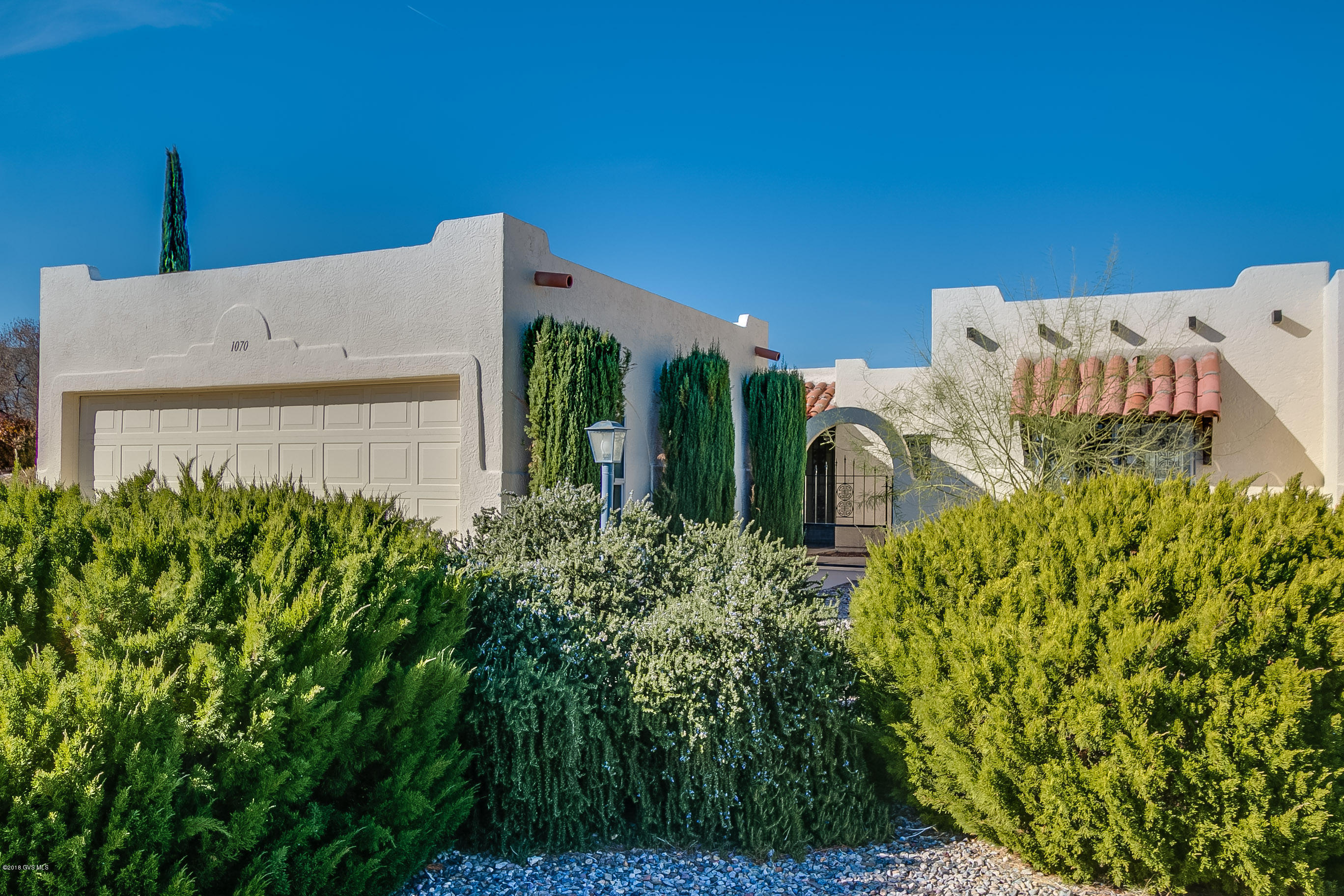 1070 S Horizonte Place