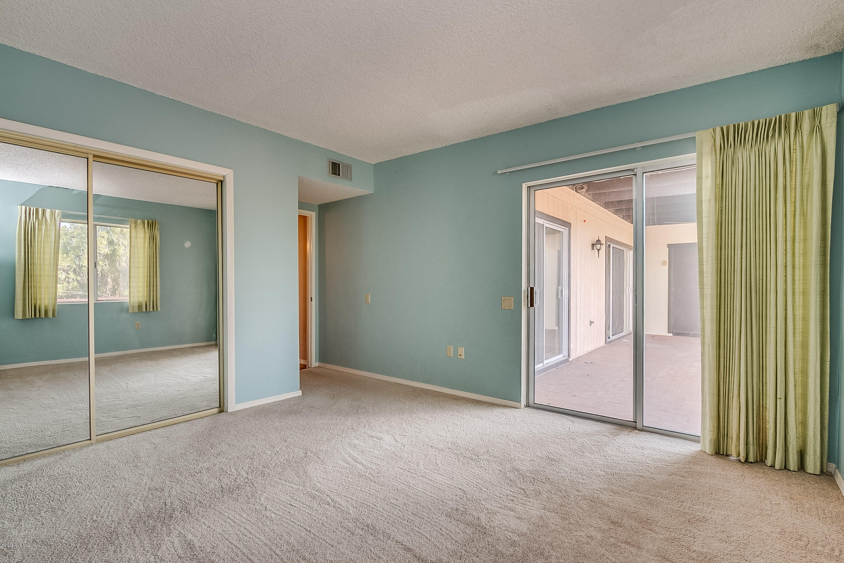 1070 S Horizonte Place