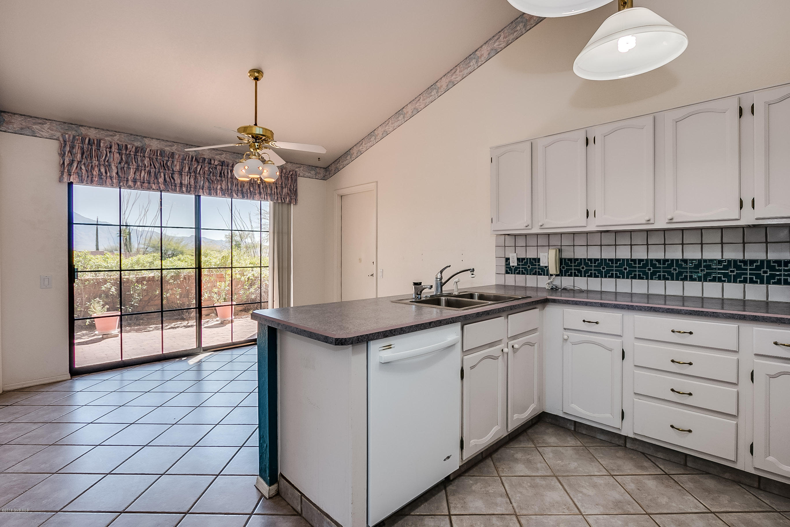 1760 W Via De La Gloria