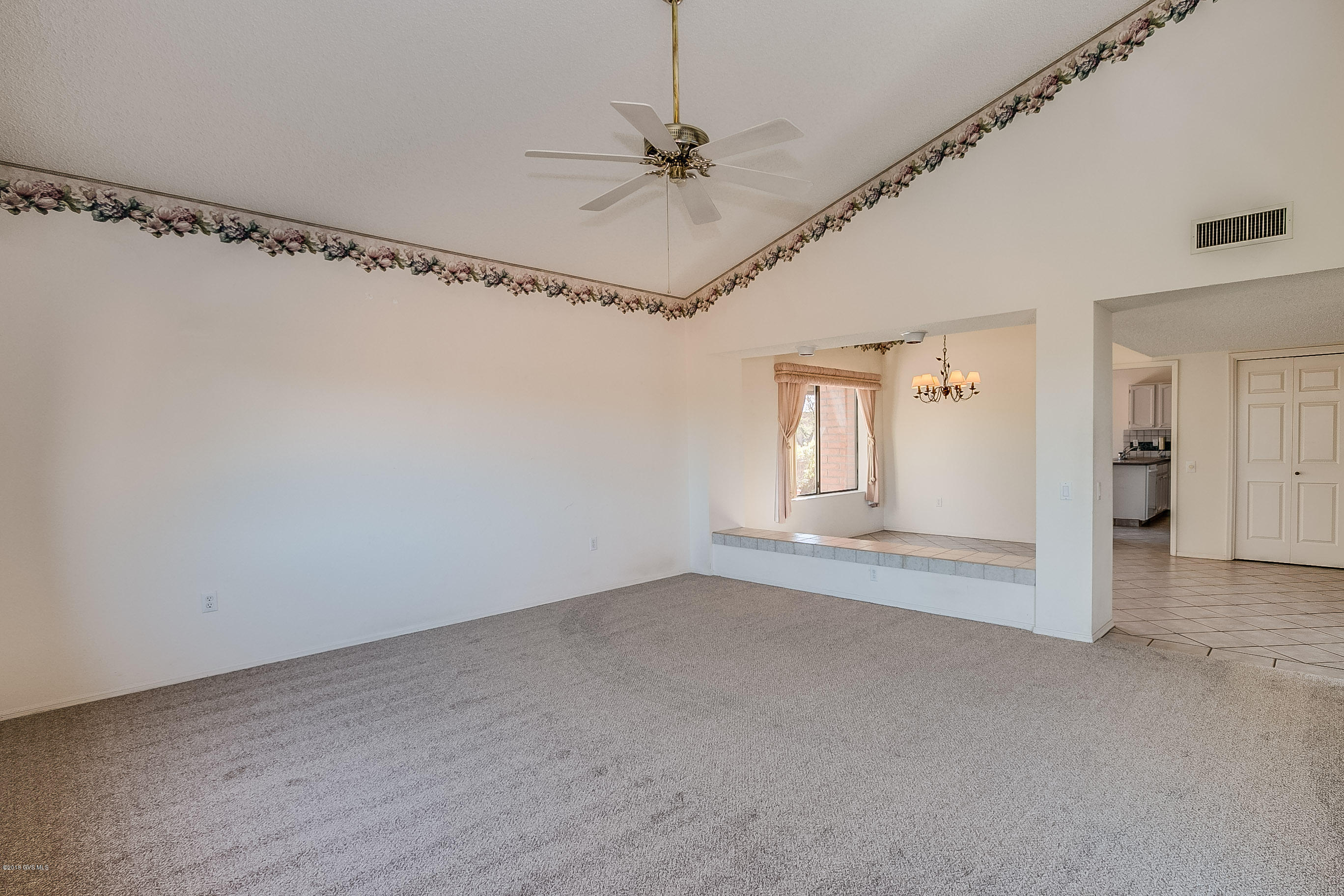 1760 W Via De La Gloria