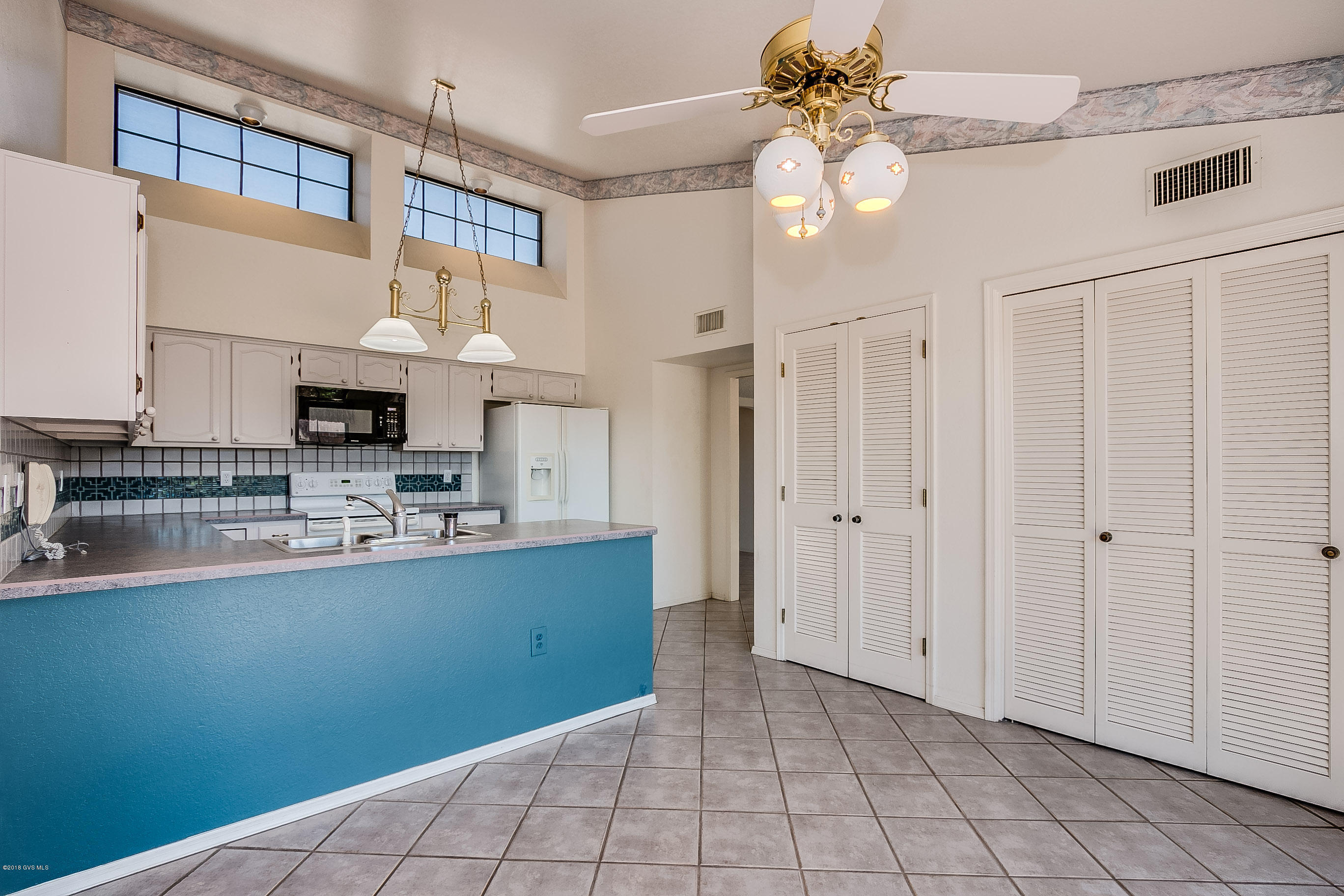 1760 W Via De La Gloria