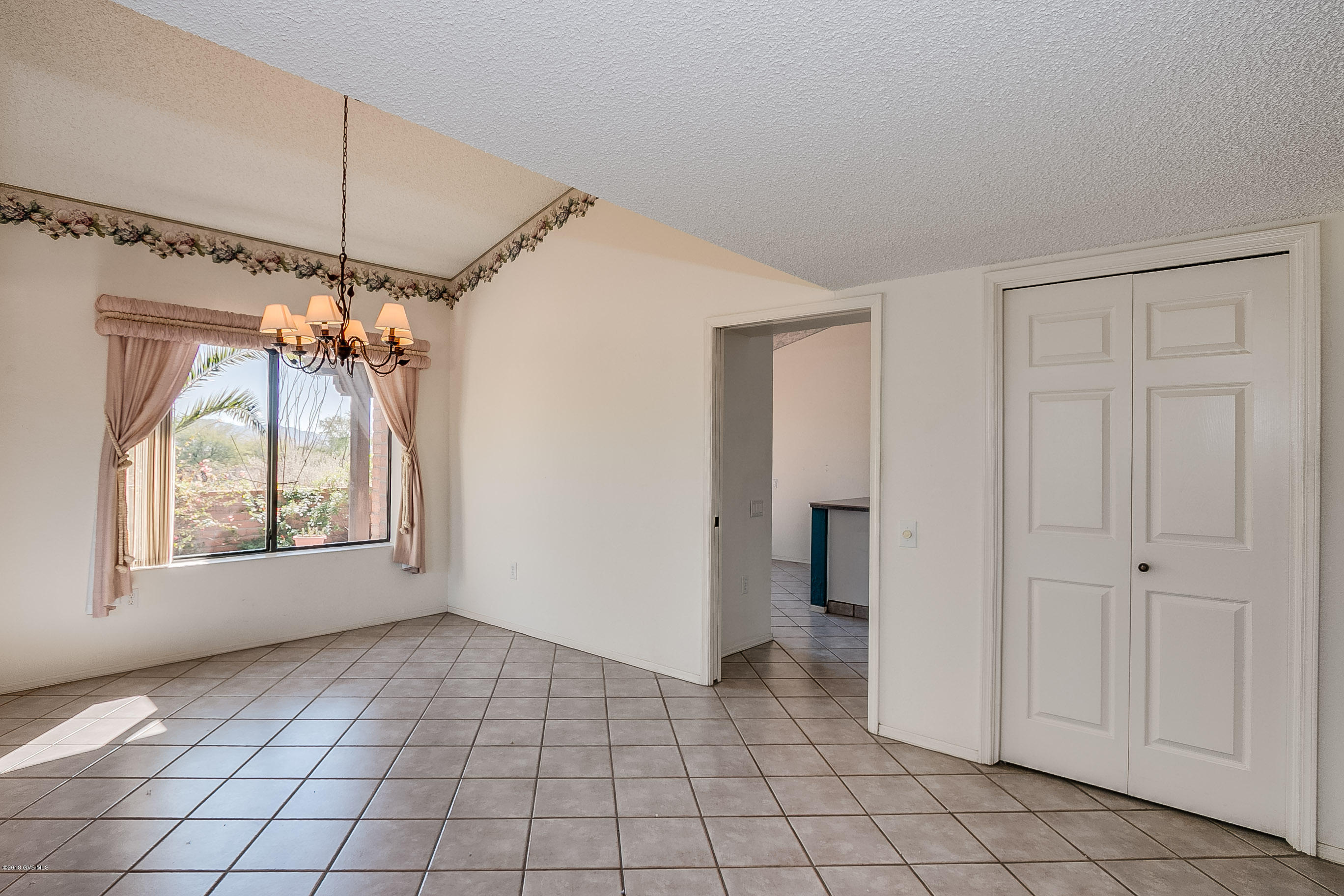 1760 W Via De La Gloria