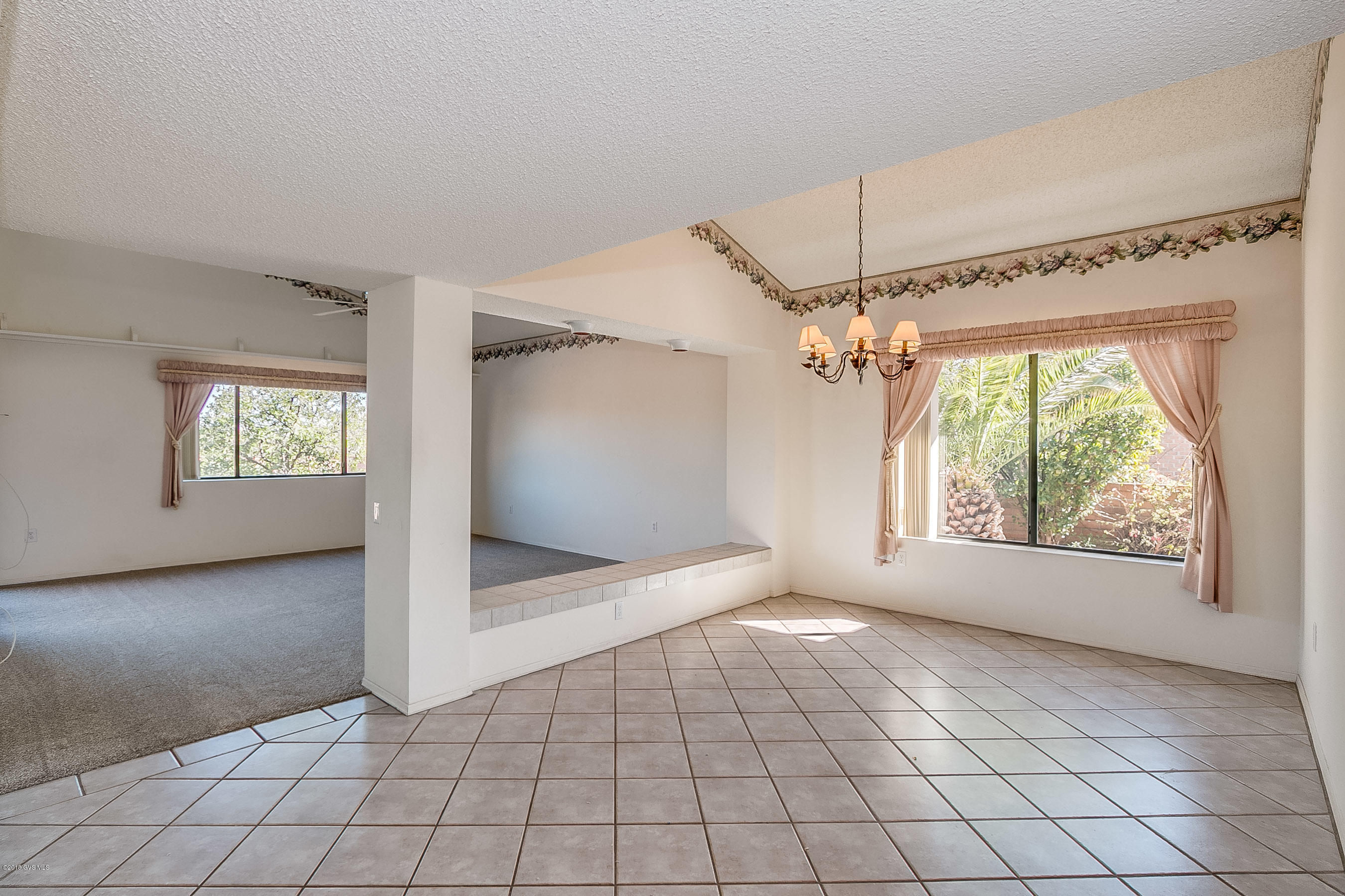 1760 W Via De La Gloria