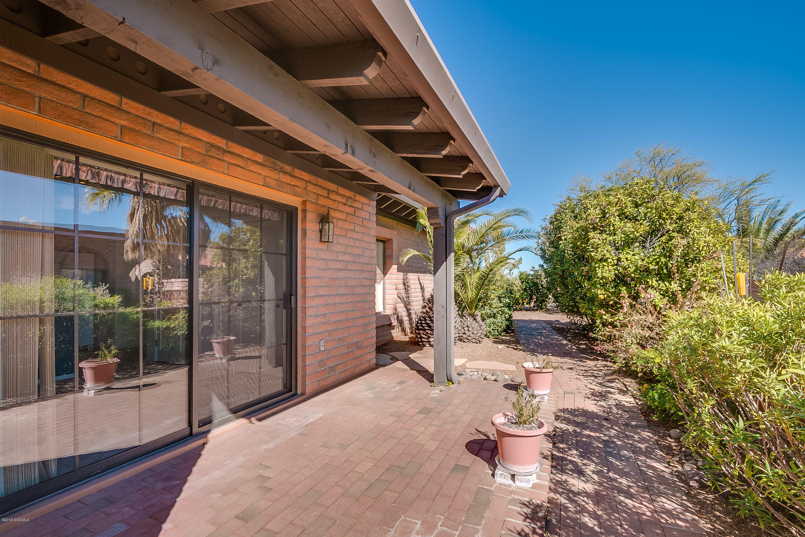 1760 W Via De La Gloria