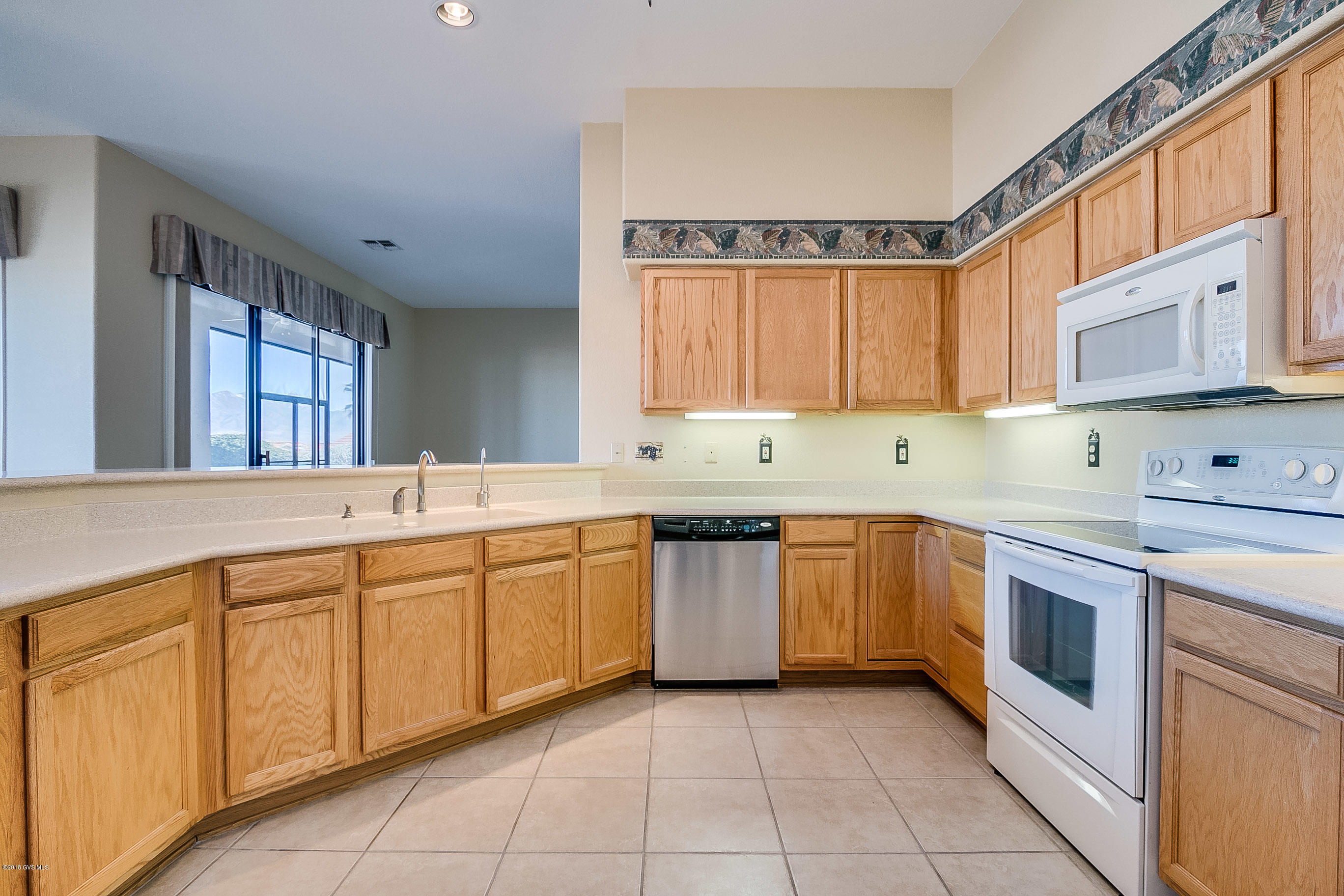 318 N Via Del Clavelito