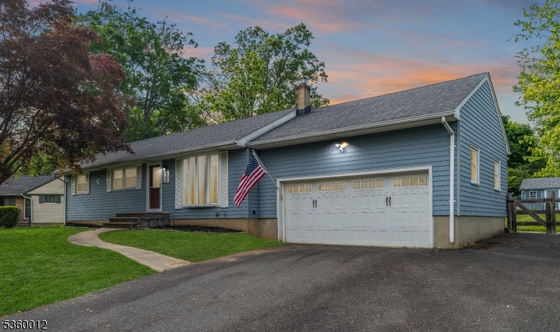 42 Lingert Ave