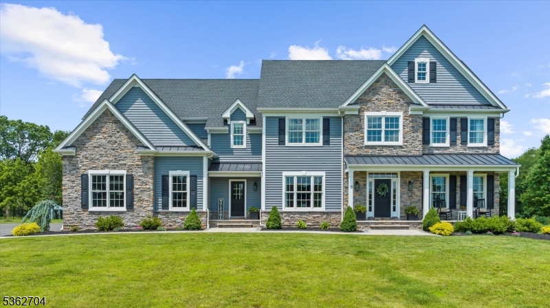 18 Robin Hill Way