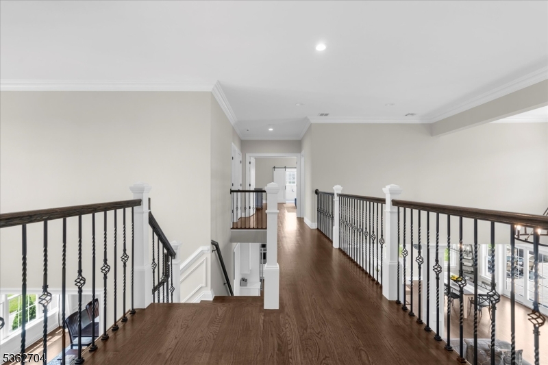 18 Robin Hill Way