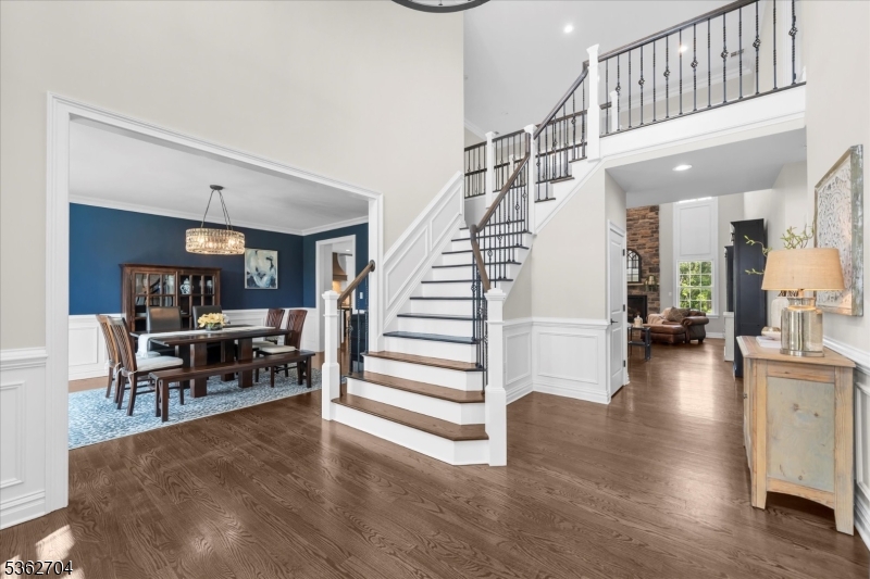 18 Robin Hill Way