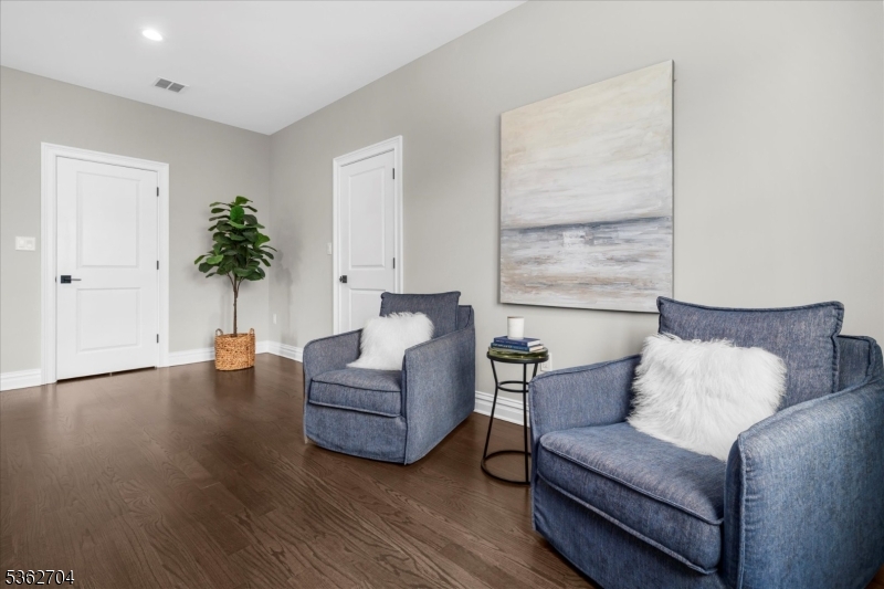 18 Robin Hill Way