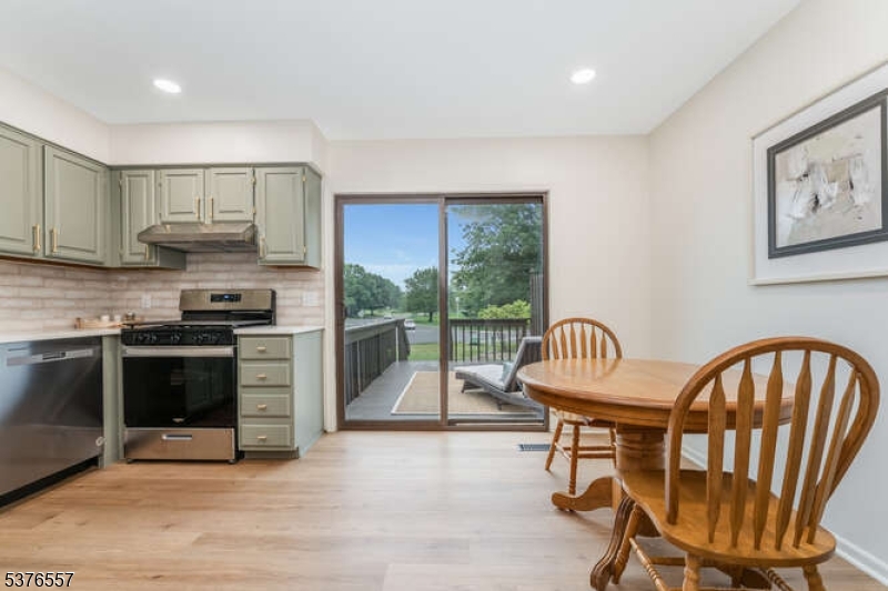 303 Larch Ct