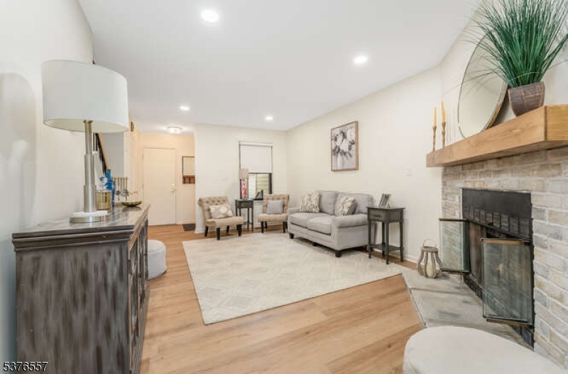 303 Larch Ct