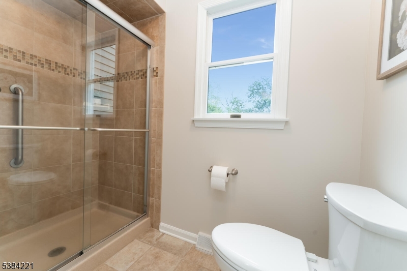 18 Bridle Path Dr