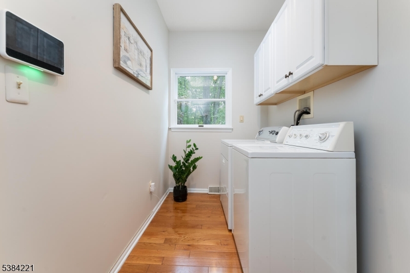 18 Bridle Path Dr