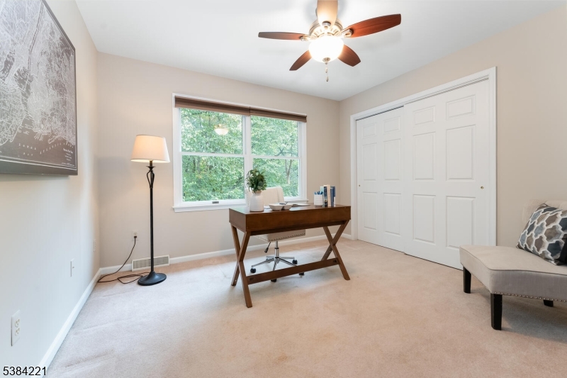 18 Bridle Path Dr