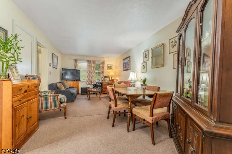 120 Peapack Rd