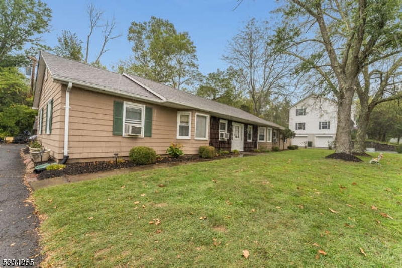 120 Peapack Rd