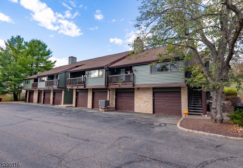 54 Meadowview Dr
