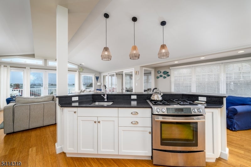 46 W 80th St