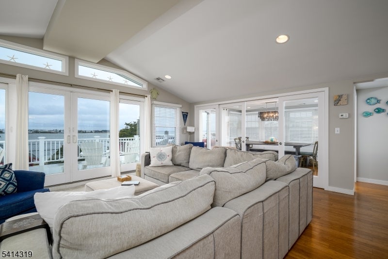46 W 80th St